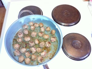 OneFitGeek: Red Venison Paprika Meatballs - Searing